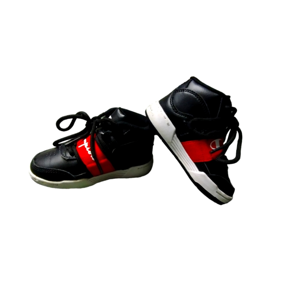 💚 EUC Champion Black with Red Boys Toddler Size 6 High Top Sneakers